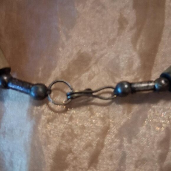 Vintage 12 Strand Brown Wooden Necklace with Horn Ends - Picture 3 of 5